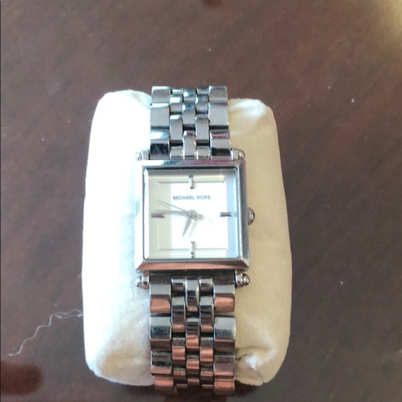 Michael Kors Accessories - WOMENS MICHAEL KORS WATCH VERY LIGHTLY USED